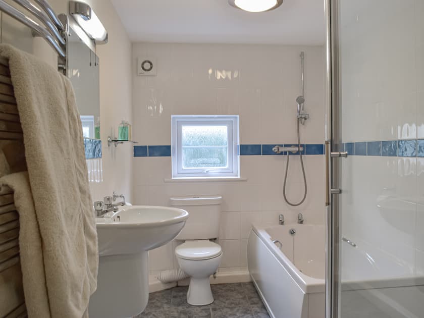Bathroom | Cowslip Cottage, Keeston