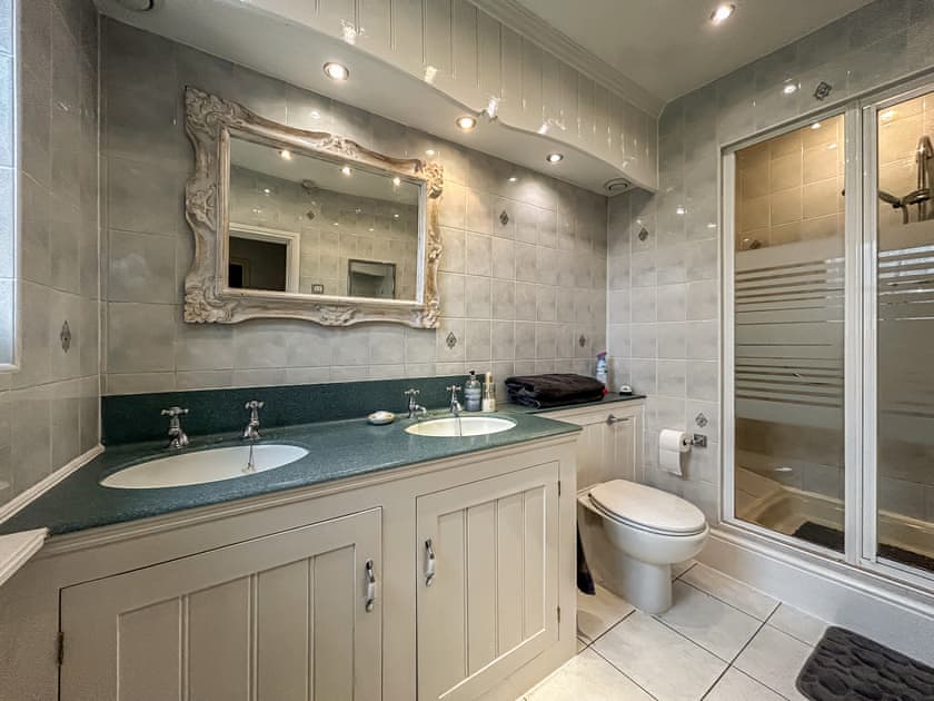 Shower room | Moulsham House, Stoke Ferry