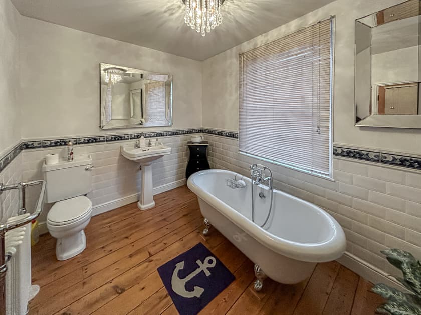 Bathroom | Moulsham House, Stoke Ferry
