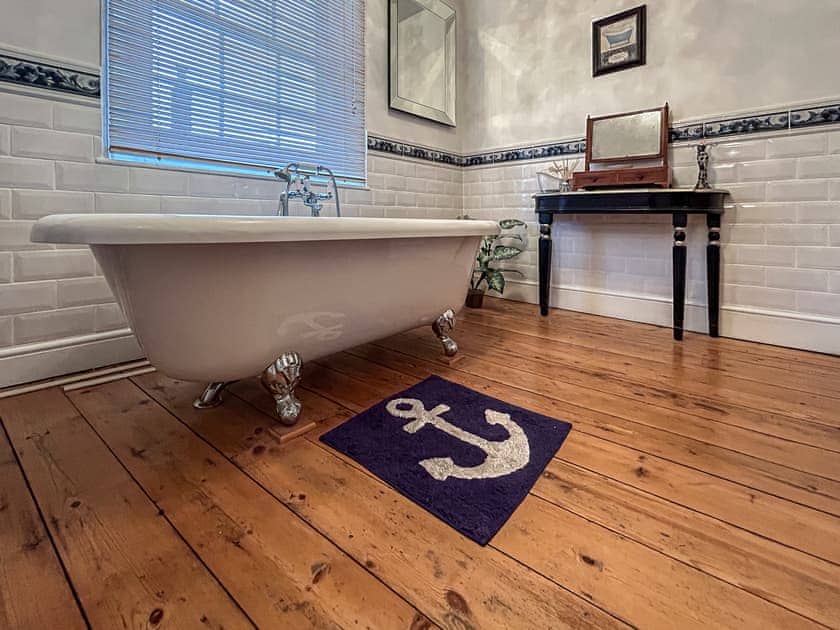Bathroom | Moulsham House, Stoke Ferry