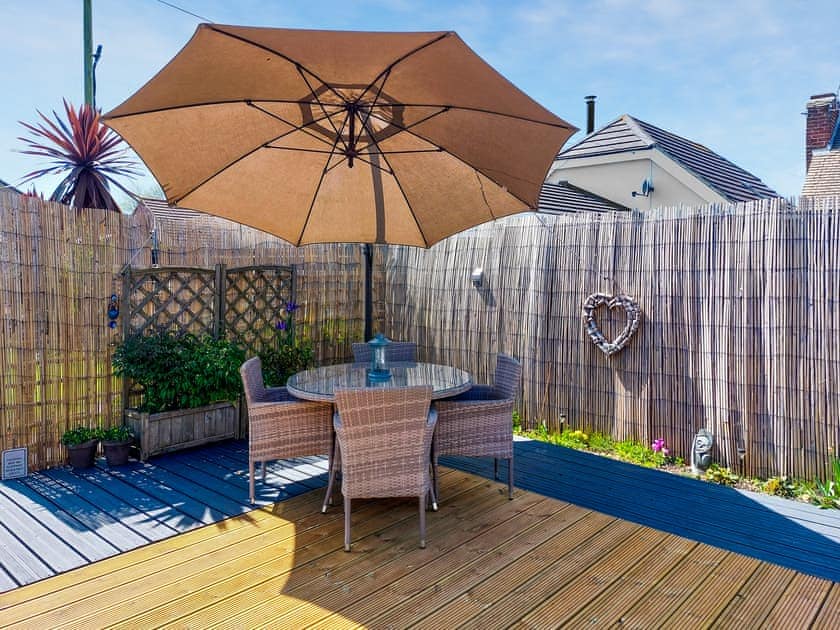 Sitting-out-area | Anchor Cottage, Hayling Island