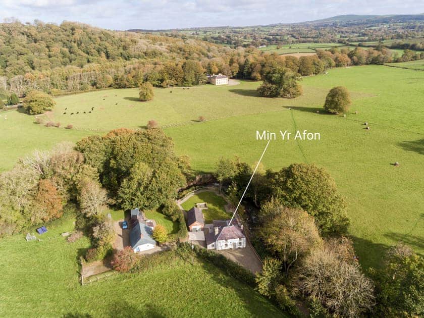 Min yr Afon, Lampeter