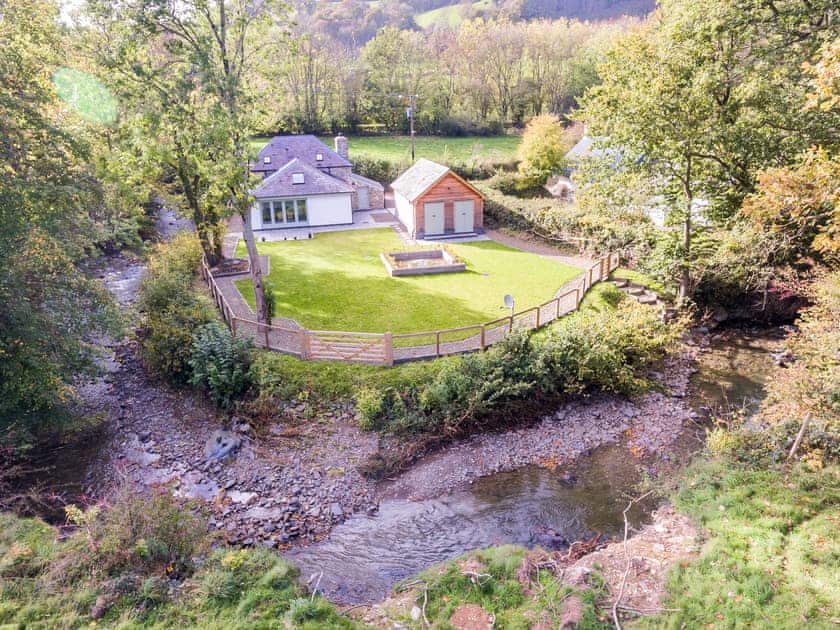 Min yr Afon, Lampeter