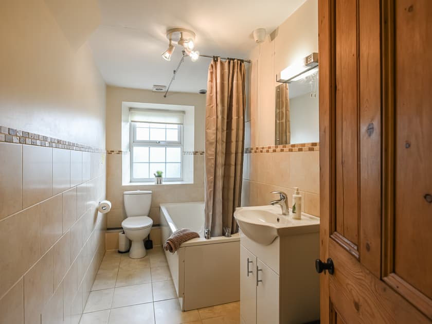 Bathroom | Parc Cottage, Llangadfan, near Welshpool
