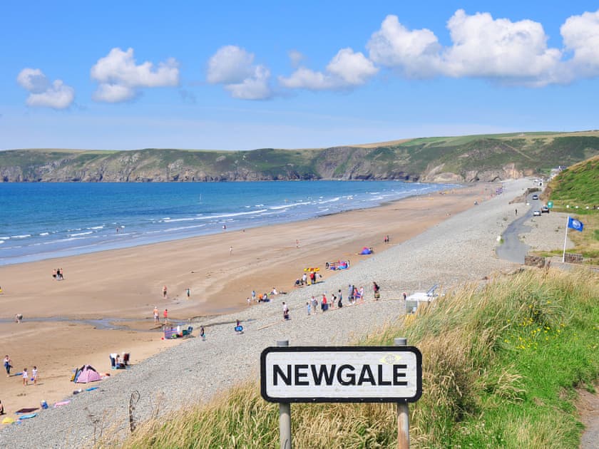 Grassholm Cottage - Newgale Holiday Cottages, Roch, near Haverfordwest