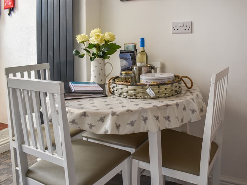 Dining Area | Bumblebee Cottage, Sheringam
