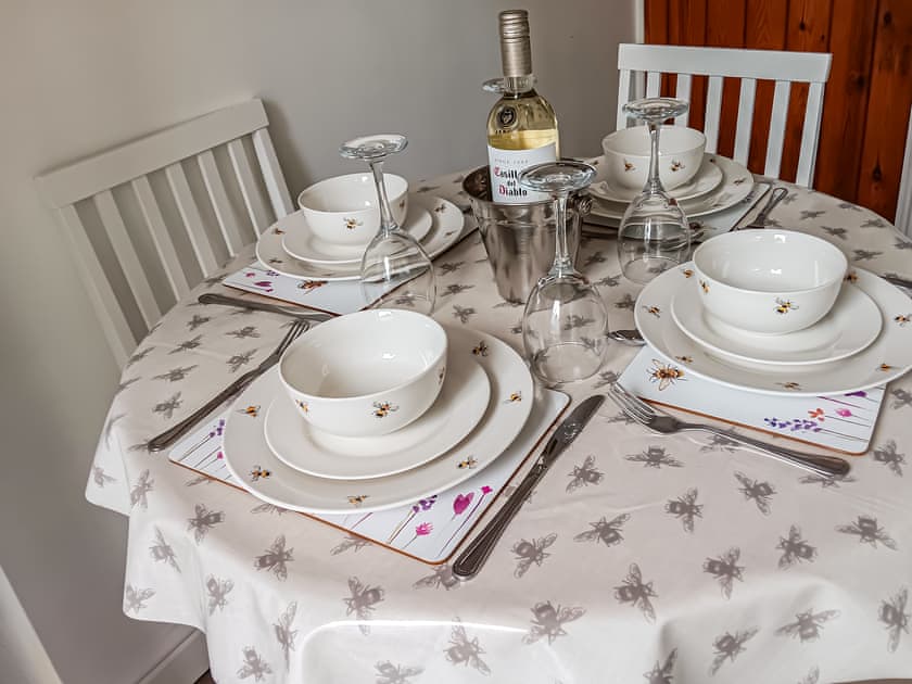 Dining Area | Bumblebee Cottage, Sheringam