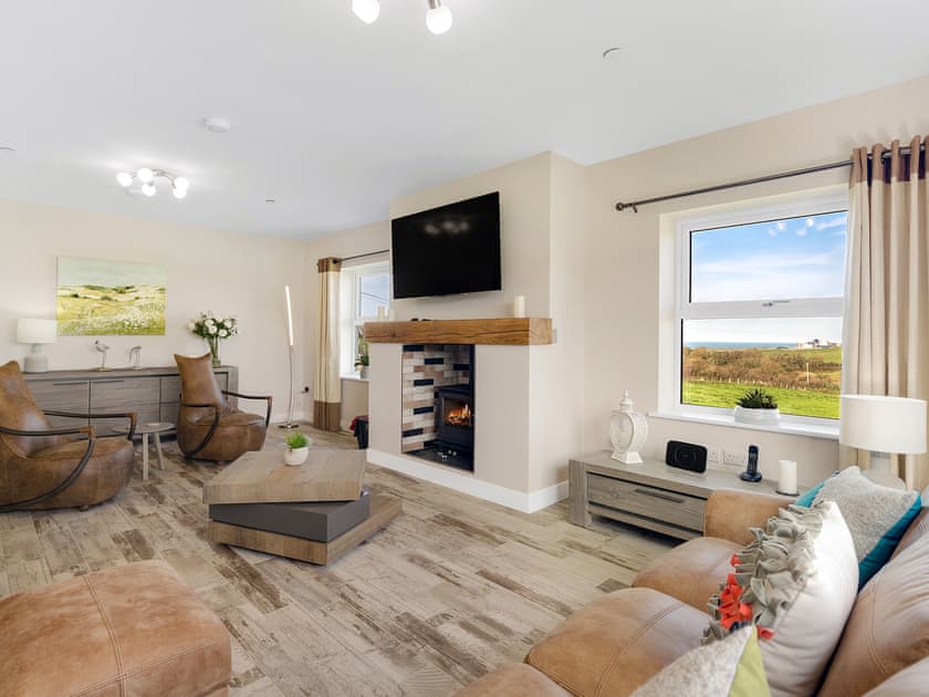 Y AngorfaThe Anchorage, Llanfairynghornwy