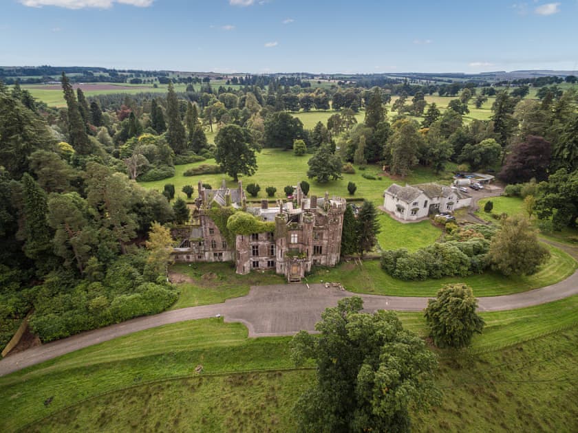 Drummond Lodge - Culdees Castle Estate, Muthil, Crieff