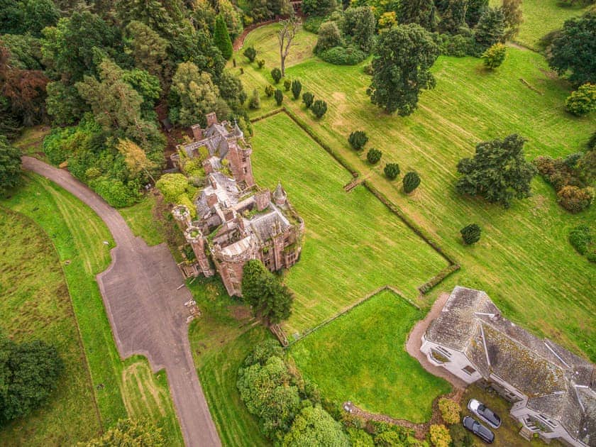 Major’s Lodge - Culdees Castle Estate, Muthil, Crieff