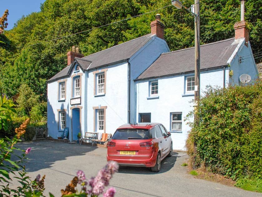 Wisteria Lodge, Preseli Hills