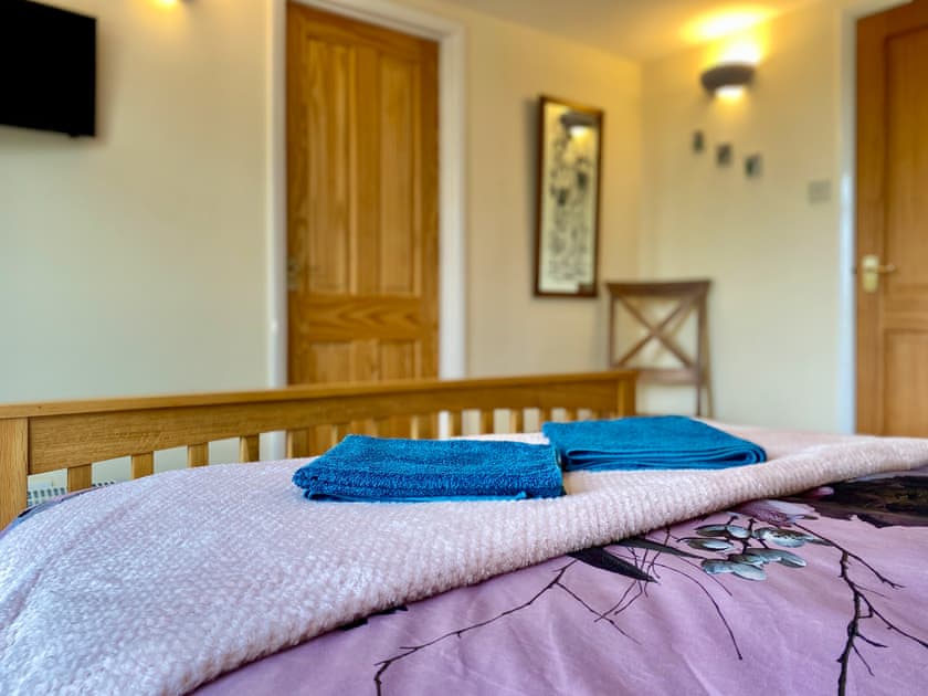 Double bedroom | Fieldview Snug, Wincanton