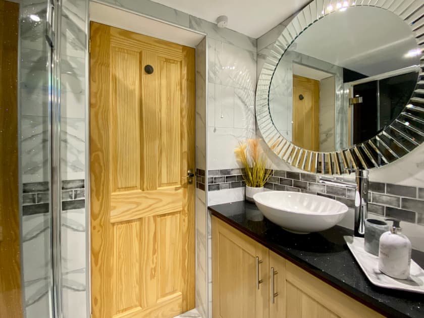 Bathroom | Fieldview Snug, Wincanton