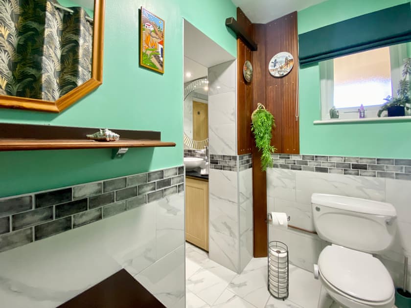 Bathroom | Fieldview Snug, Wincanton