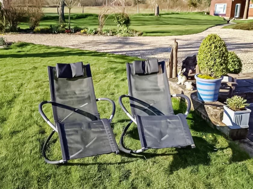 Sitting-out-area | Fieldview Snug, Wincanton