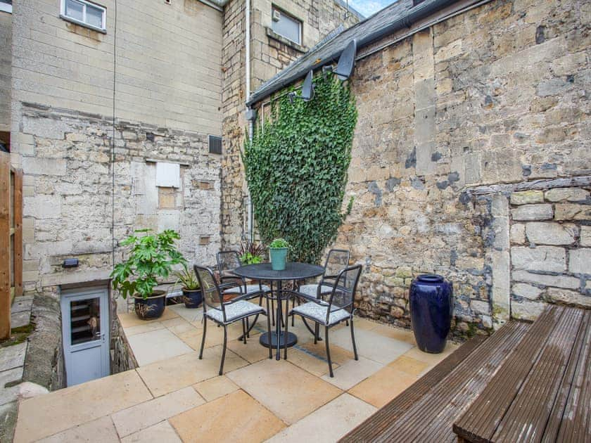 Sitting-out-area | The Garden Flat, Bath