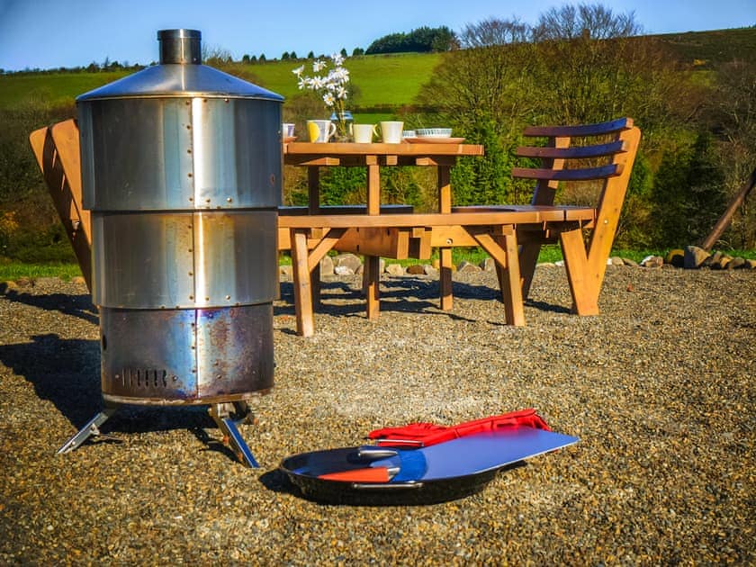  Let’s Glamp Retro Queen - Let’s Glamp Retro, Llandysul