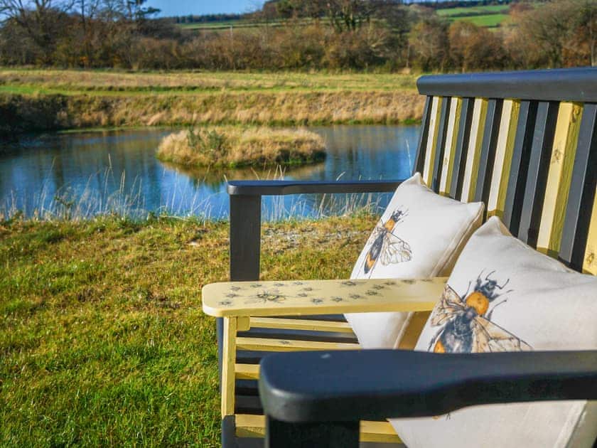  Let’s Glamp Retro Queen - Let’s Glamp Retro, Llandysul