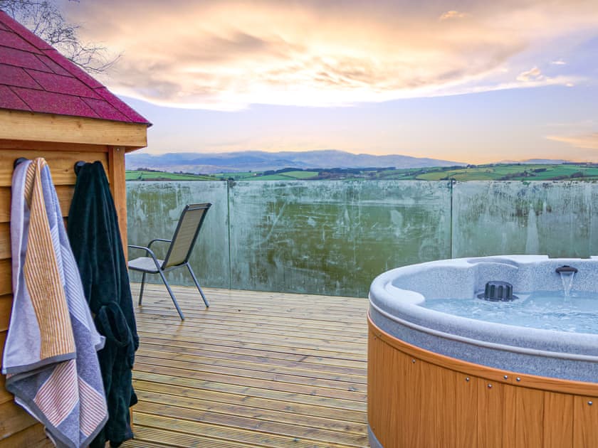 Cwt Celyn (Holly Hut) - Mountain Meadow Cabins, Abergele