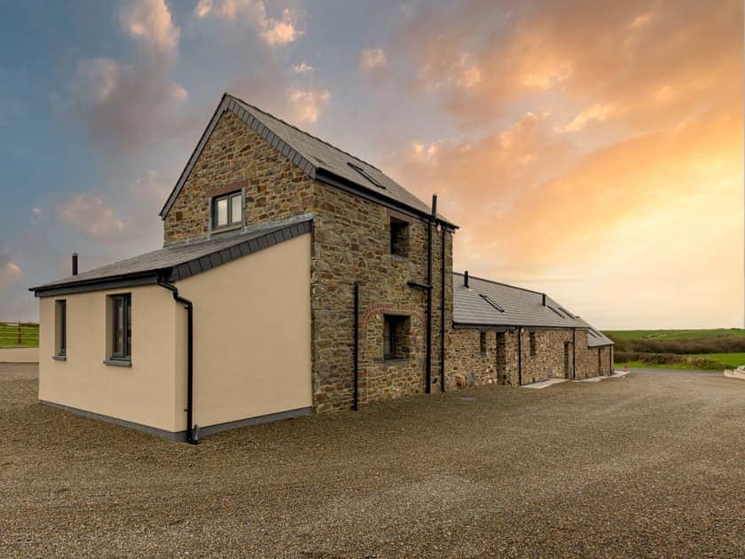 Skomer Cottage - Newgale Holiday Cottages, Roch, near Haverfordwest