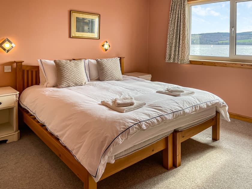 The twin beds can be put together to make a queen bed | The Sea Lodge - The Sea Lodge and The Anchor and Chain, North Kessock, near Inverness