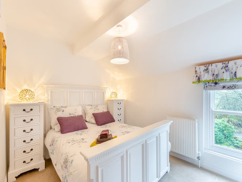 Relaxing bedrom with kingsize bed and en-suite | Adair Cottage - Meresyke Farm, Wigglesworth, near Settle