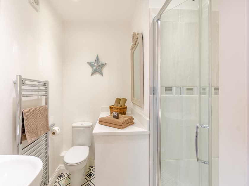 En-suite | Adair Cottage - Meresyke Farm, Wigglesworth, near Settle