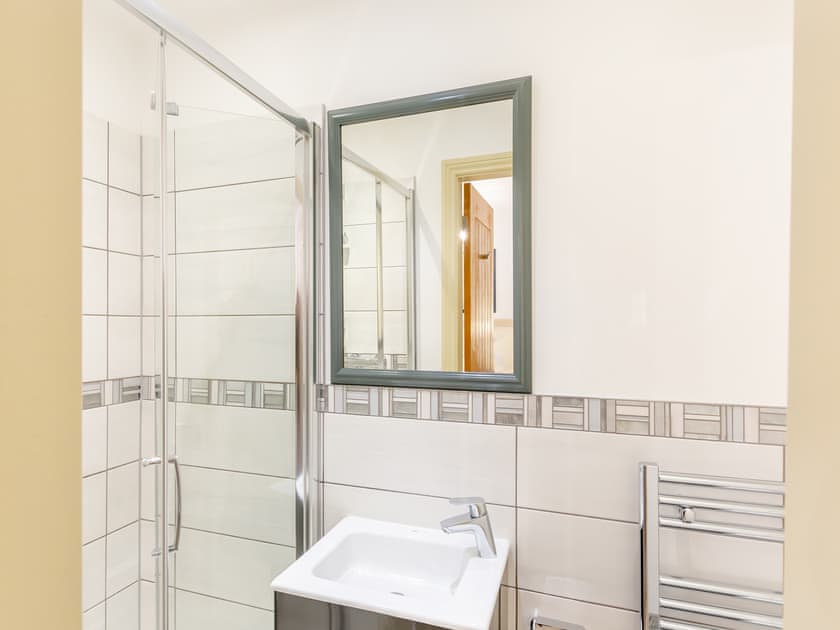 Bathroom | Graydon Cottage - Meresyke Farm, Wigglesworth, near Settle