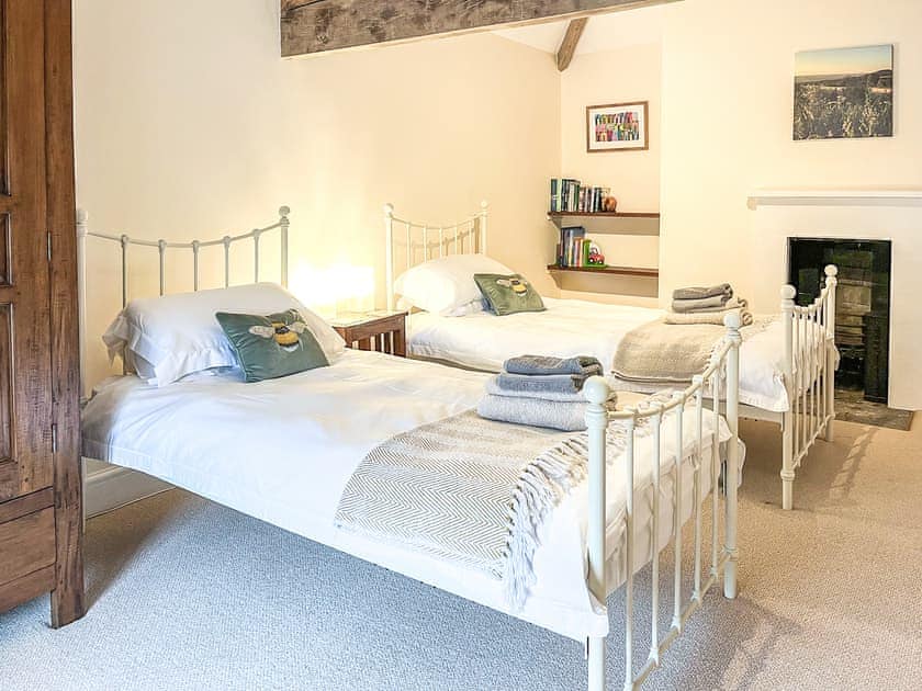 Twin bedroom | Stable Lad’s Cottage, Glasbury, near Hay-on-Wye