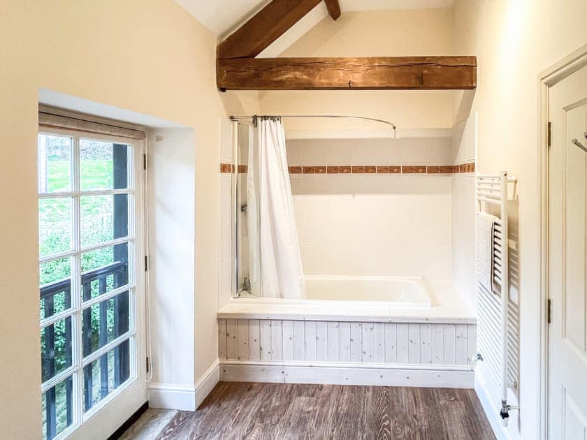 Bathroom | Stable Lad’s Cottage, Glasbury, near Hay-on-Wye