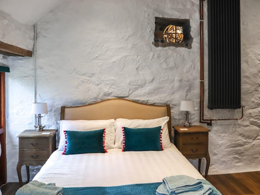 Double bedroom | Ty Chwiad - Bodwyddog, Rhiw, near Aberdaron