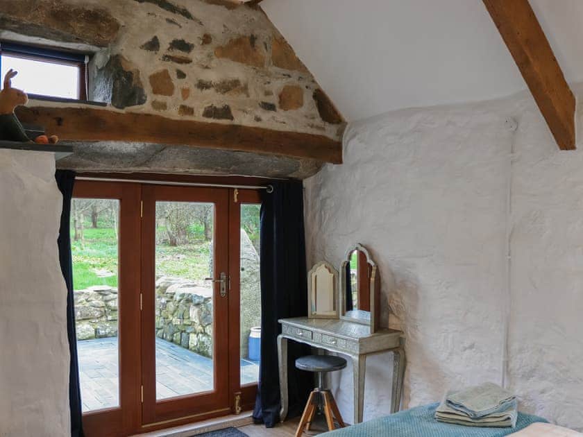 Double bedroom | Ty Chwiad - Bodwyddog, Rhiw, near Aberdaron