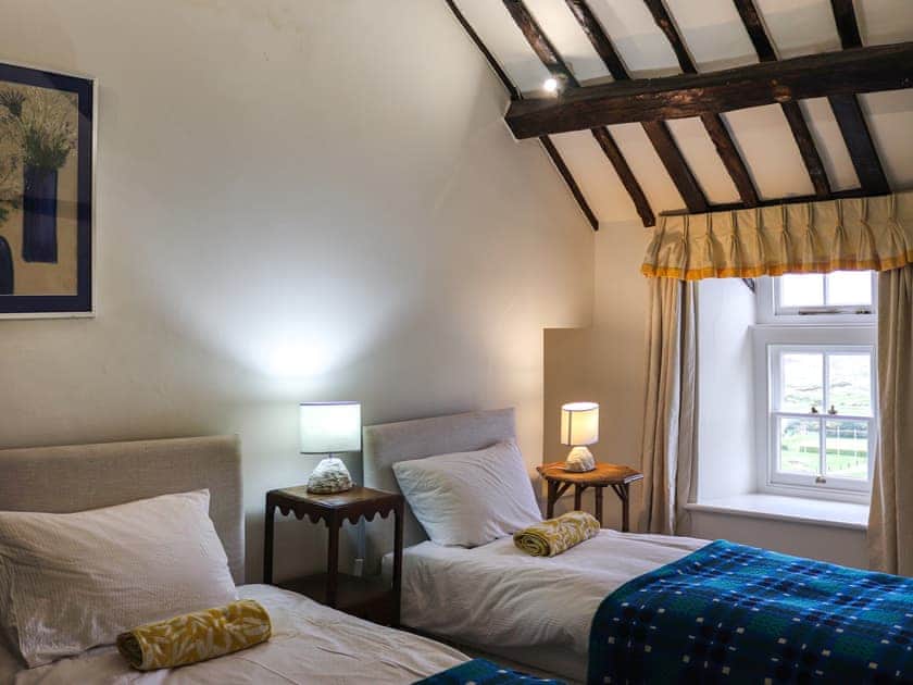 Twin bedroom | Bryn Hyfryd, Harlech