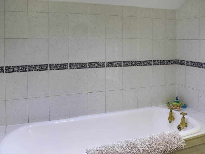 Bathroom | Bryn Hyfryd, Harlech
