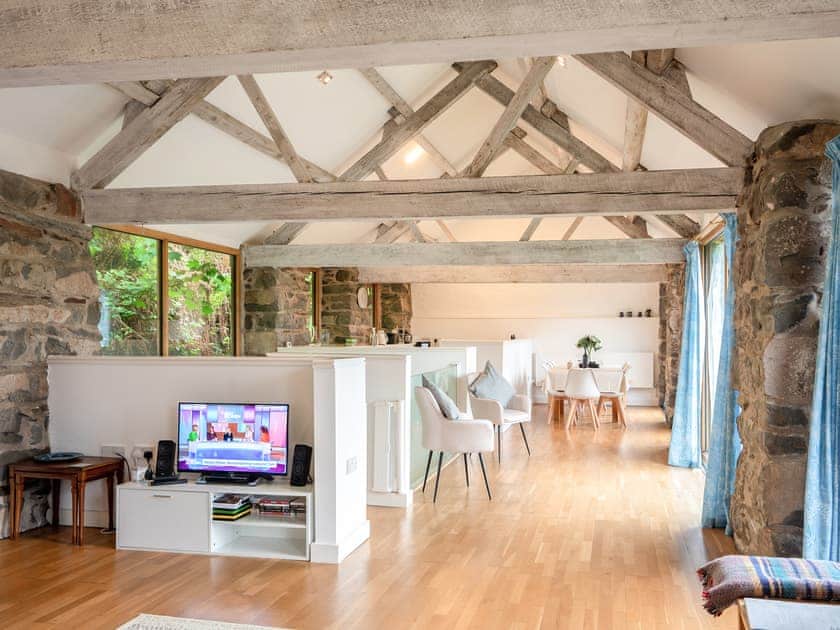 Open plan living space | Awel Deg, Arthog 
