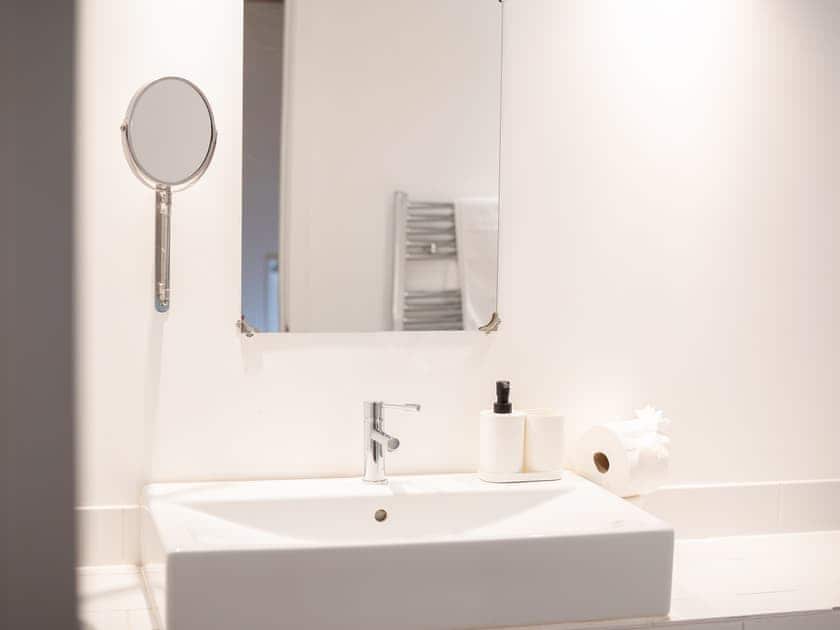 Bathroom | Awel Deg, Arthog 