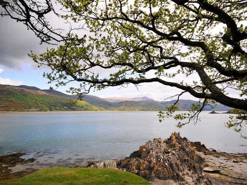 Surrounding area | Awel Deg, Arthog 