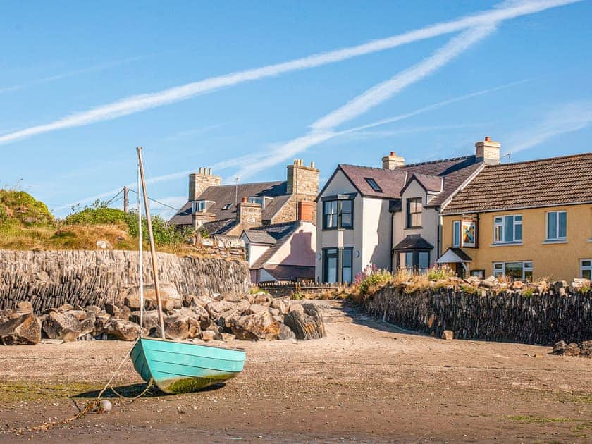 Llygaid-yr-Haul at Parrog Point, Newport, Pembrokeshire Coast