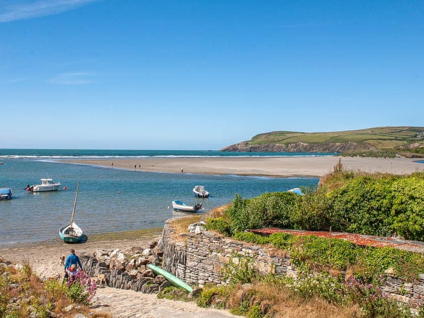 Llygaid-yr-Haul at Parrog Point, Newport, Pembrokeshire Coast