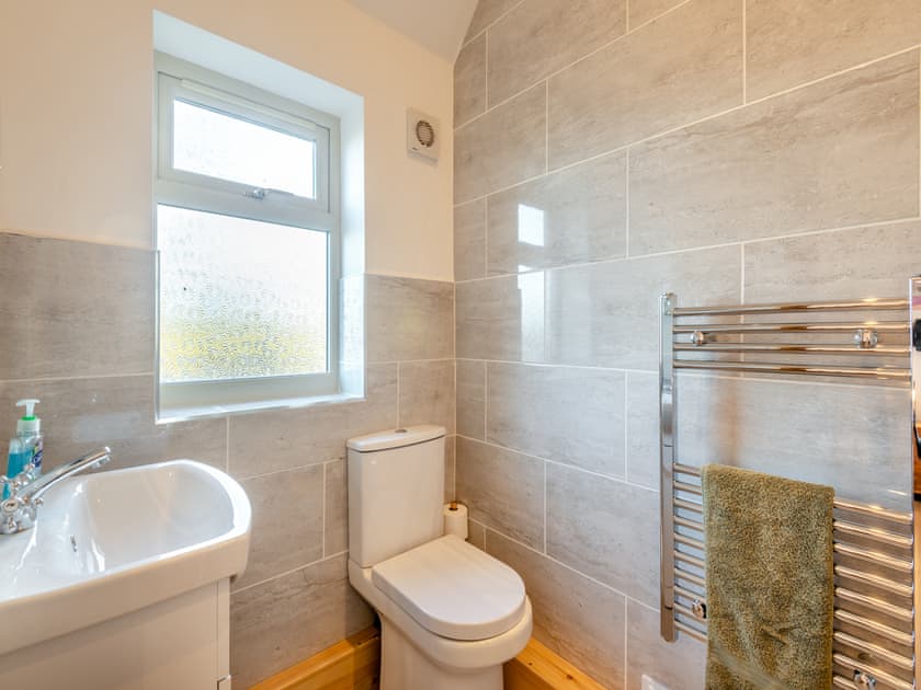 Bathroom | The Old Greenhouse - Panton House Farm, Wragby