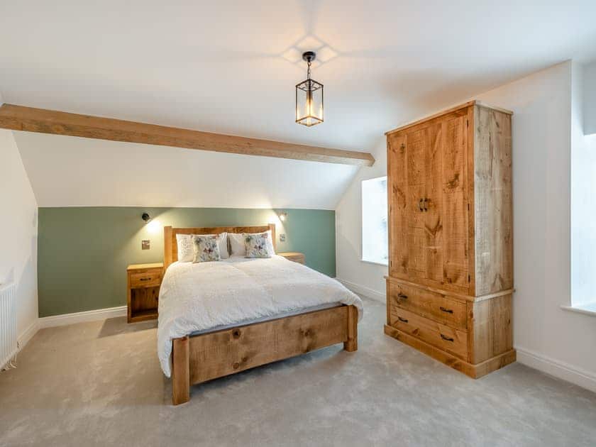 Kingsize bedroom | Pen Isa’r Llan - Pen Isa’r Llan, Bala