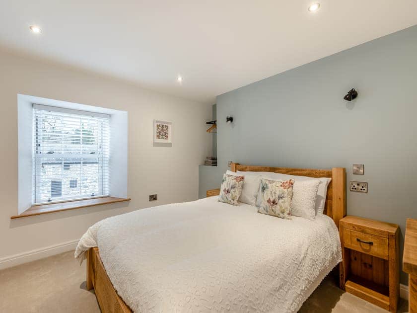 Kingsize bedroom | Pen Isa’r Llan - Pen Isa’r Llan, Bala