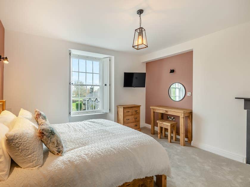 Kingsize bedroom | Pen Isa’r Llan - Pen Isa’r Llan, Bala