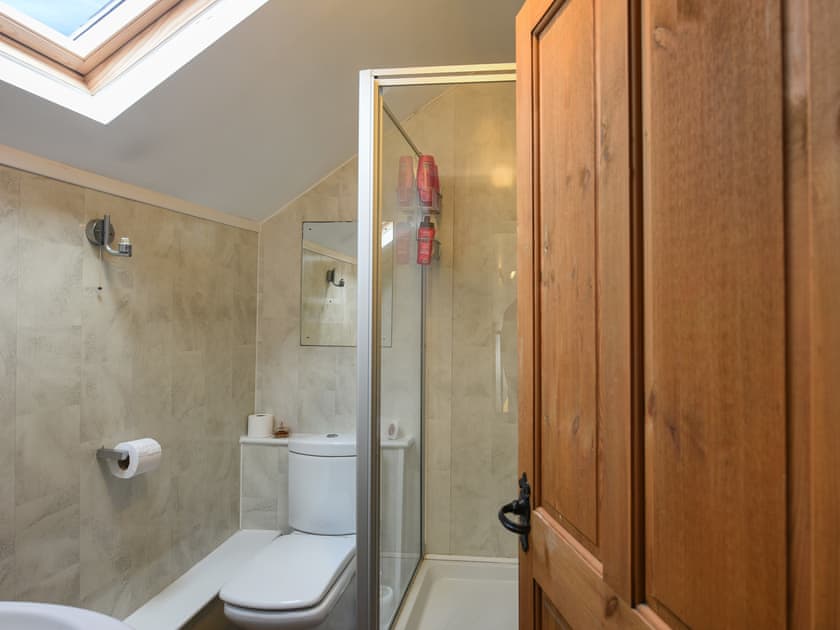 Bathroom | Tir-Y-Coed, Mold and the Clwydian Range
