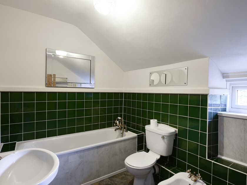 Bathroom | Tir-Y-Coed, Mold and the Clwydian Range