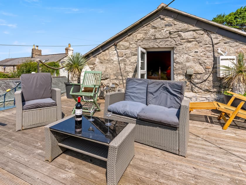 Sitting-out-area | Willow Cottage, St Just