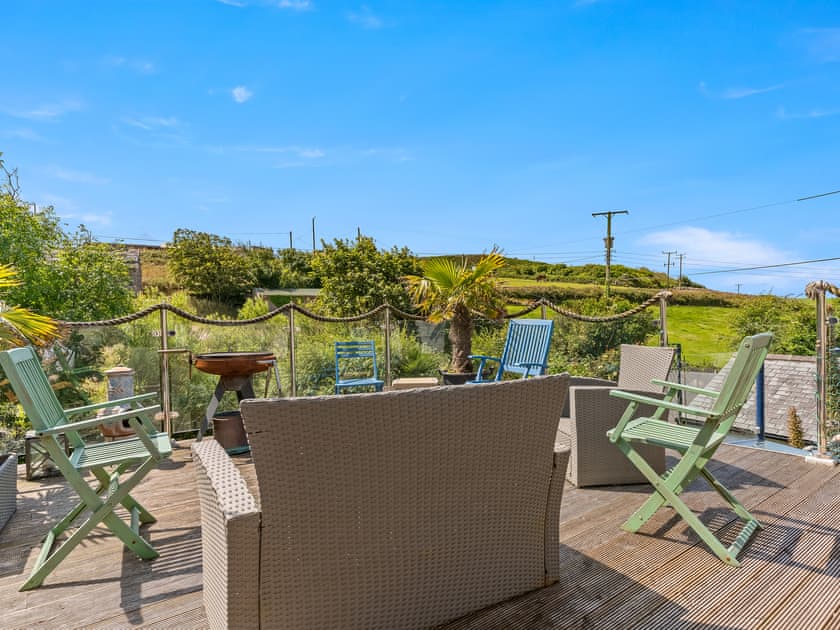 Sitting-out-area | Willow Cottage, St Just