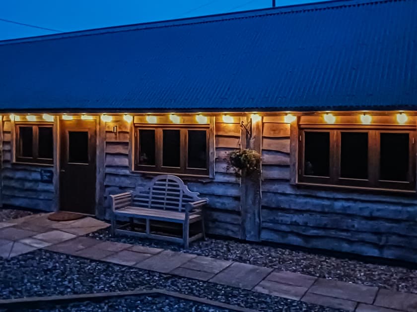 Exterior | East View Farm : Badgers Den - East View Farm, Westbrook