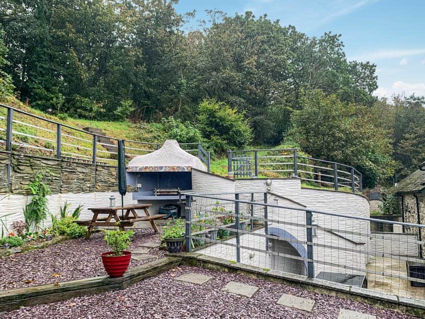 Outdoor area | Old Stables Cottage, Ponthirwaun
