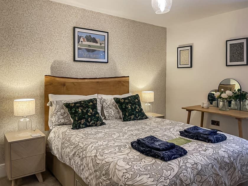 King size bed in Double bedroom with 50 inch smart tv | Forest Acorn, Brockenhurst